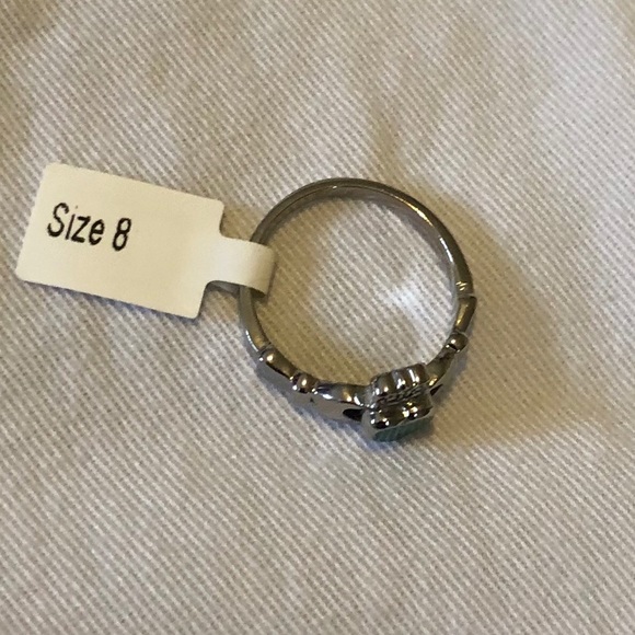 The Claddagh Ring - Picture 2 of 4